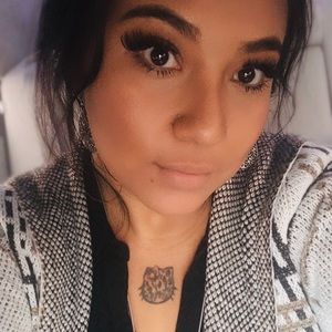 Meet your Posher, Danielle